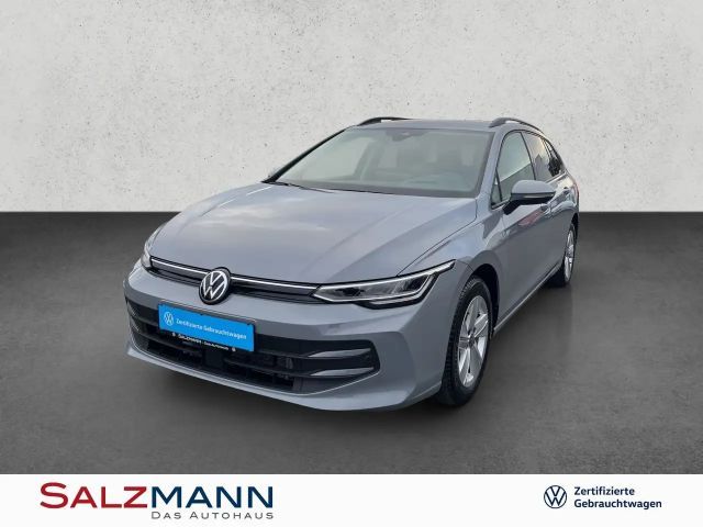 Volkswagen Golf VIII 1.5 eTSI DSG Life, Navi, LED, Kamera, 2025 Benzine