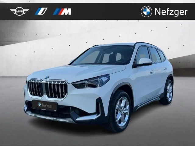 BMW X1 xDrive23i xLine Park-Assistent AHK PANO LED 2025 Benzine