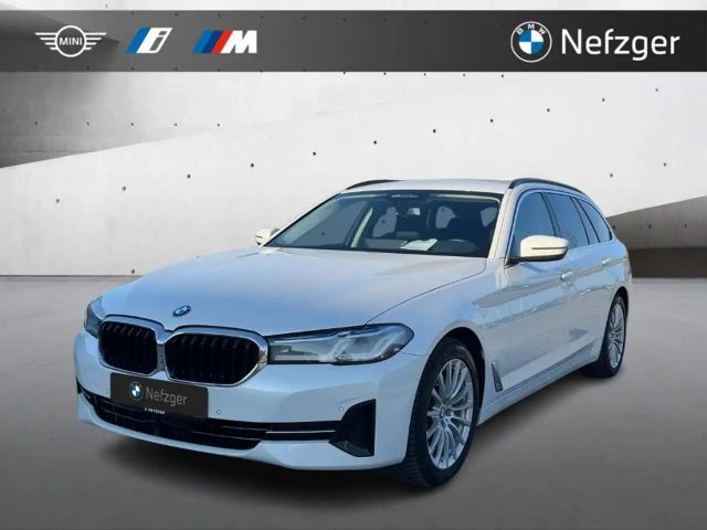 BMW 520 d Touring HUD Laser RFK ACC AHK Innovationsp. 2023 Diesel