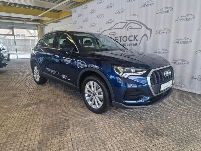 Audi Q3 45 TFSI e S tronic PDC LED ACC SH Smartph AHK 2023 Hybride / Benzine