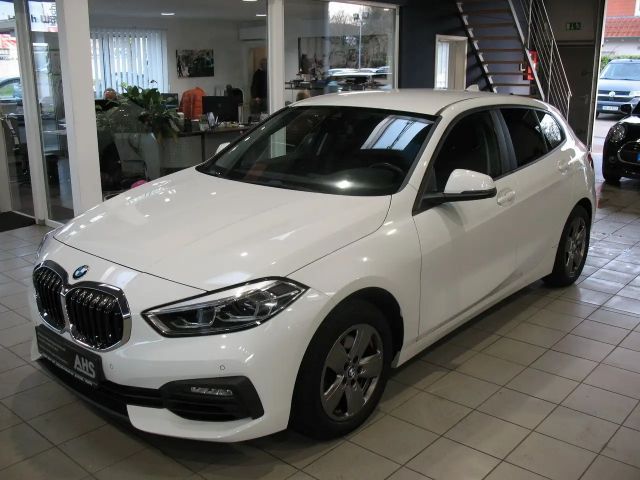 BMW 116 i Aut. Advantage *LED*NAVI*BLUETOOTH* 2021 Benzine