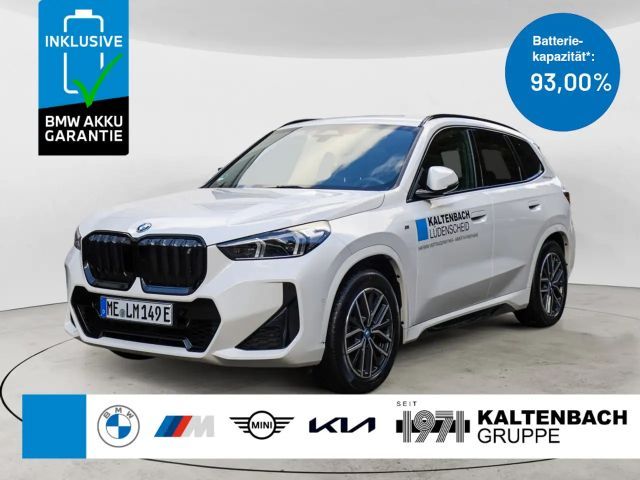 BMW X1 xDrive30 M-Sport AHK LED NAVI KAMERA SHZ PDC 2023 Elektrisch