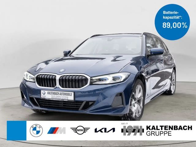 BMW 330 e Touring xDrive FACEL. HUD LED NAVI LEDER 2022 Hybride / Benzine
