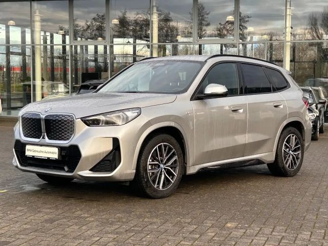BMW iX1 20 eDrive M Sport / Parking Plus / Head-Up Displ. 2025 Elektrisch