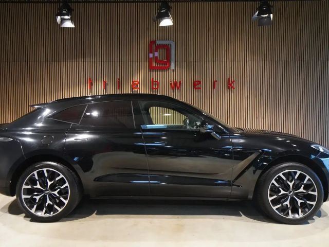 Aston Martin DBX V8*ufrei*BRD*1.Hd*Sportabgas*Body Pack Black*22'' 2022 Benzine