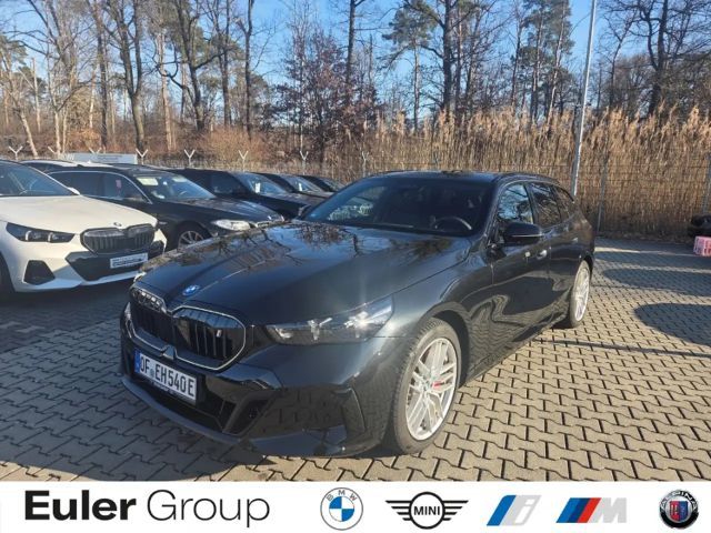 BMW i5 eDrive40 Touring Sportpaket HUD AHK-klappbar AHK N 2026 Elektrisch