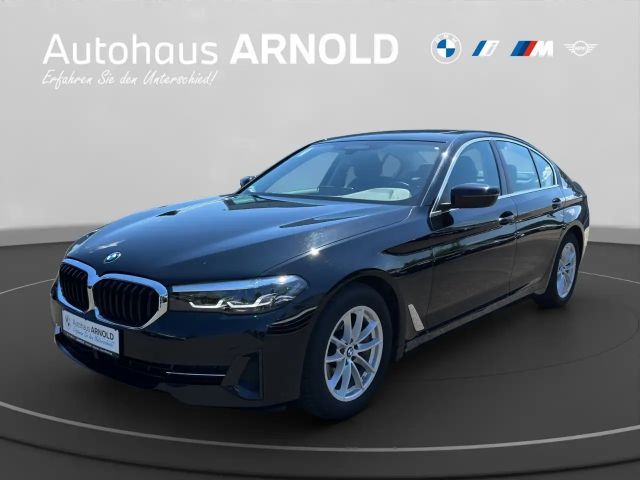 BMW 530 d xDrive Limo Schiebedach AHK Stop+Go RFK  Sitzh. 2021 Diesel