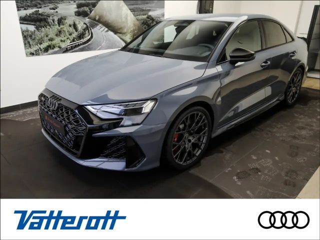 Audi RS3 Limousine SONOS Matrix 280kmh Sportabgas. 2026 Benzine