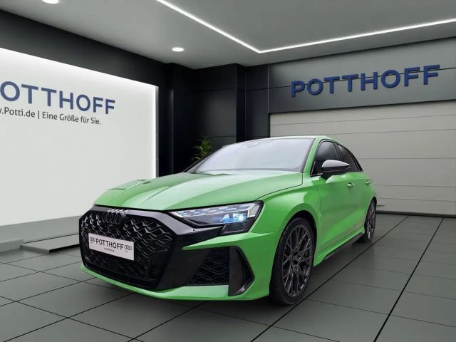 Audi RS3 RS3 Sportback Q MATRIX NAVI SONOS KAMERA 2025 Benzine