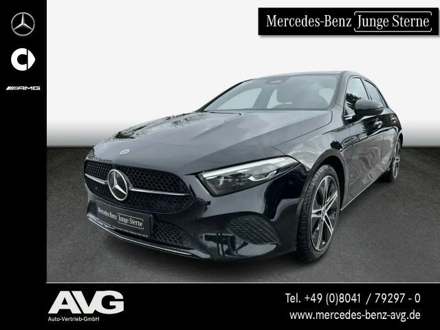 Mercedes-Benz A 200 2024 Benzine