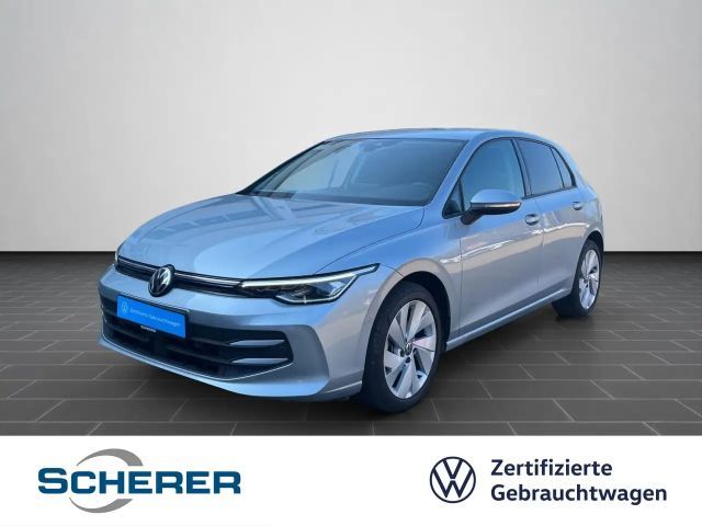 Volkswagen Golf VIII Life 1.5 eTSI DSG KAMERA LED+ ACC SHZ 2025 Benzine