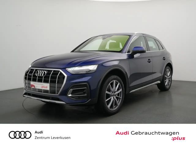 Audi Q5 e quattro S line MATRIX LEDER AHK ACC NAVI 2025 Hybride / Benzine