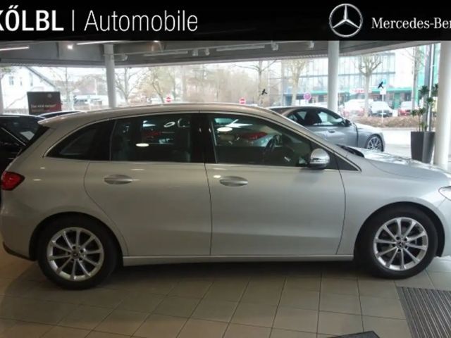 Mercedes-Benz B 180 B 180 PROGRESSIVE AHK MBUX BUISNESS PAK SHZ Navi 2022 Benzine