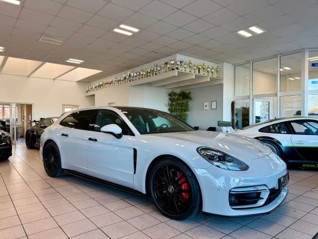 Porsche Panamera GTS Sport Turismo Panorama/ACC/HeadUp 2022 Benzine