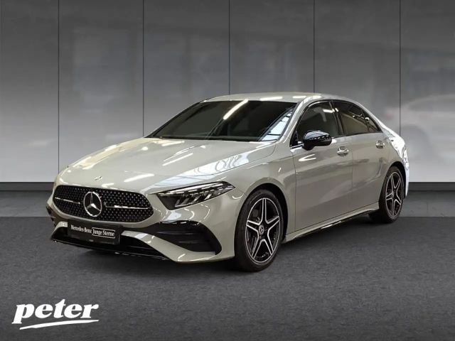 Mercedes-Benz A 200 Limousine +AMG+NIGHT+MBUX+18"+7G+LED+AHK+ 2026 Benzine