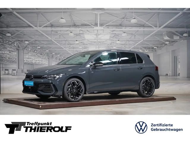 Volkswagen Golf VIII R-Line 1.5 eTSI DSG Pano Kamera ACC 18 Z 2025 Benzine
