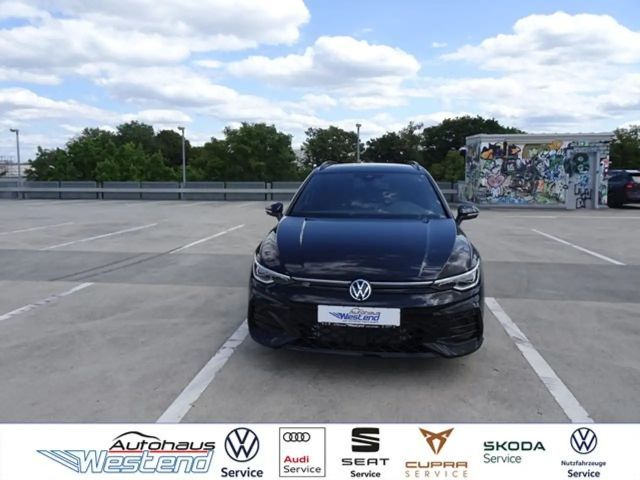 Volkswagen Golf Var. R-Line 1.5l eTSI 110kW DSG LED Navi Klima 2025 Benzine