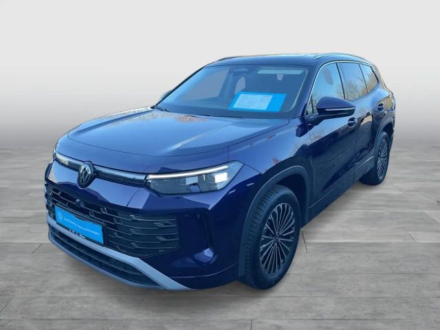 Volkswagen Tayron 1.5 TSI Elegance Matrix Leder Pano IQ AHK 2025 Benzine