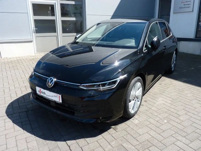 Volkswagen Golf VIII Lim. 1.5 TSI 85 kW Life 2024 Benzine