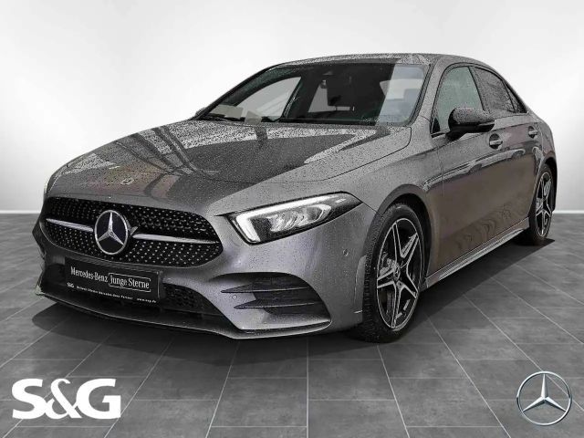 Mercedes-Benz A 200 AMG KAMERA+SPURHALTE+CARPLAY+NIGHT PAKET 2022 Benzine