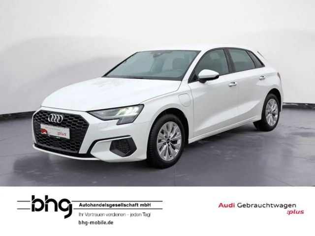 Audi A3 40TFSIe S tronic e-tron Standklima 2022 Hybride / Benzine