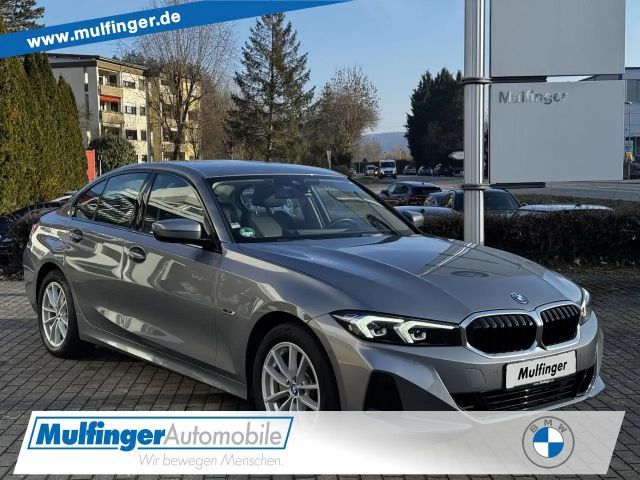 BMW 330 e xDrive Sports.LiveProf.Kamera Sitzh.ParkAss 2023 Hybride / Benzine