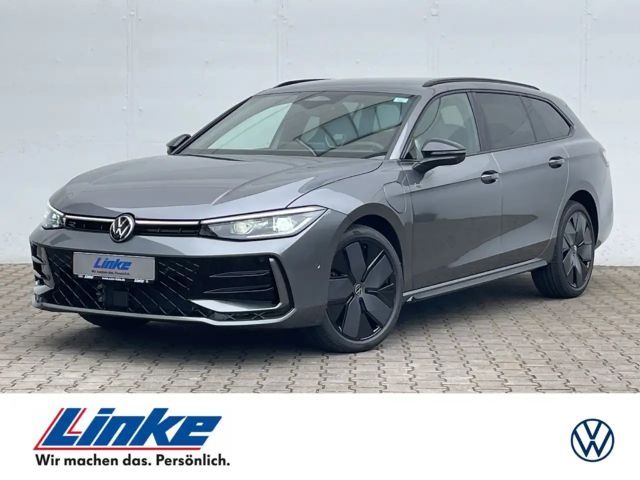 Volkswagen Passat Variant 1.5TSI eHybrid R-Line HUD/AHK/DCC Pro 2025 Hybride / Benzine
