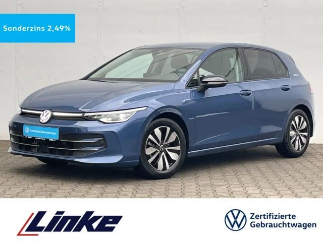 Volkswagen Golf VIII 1.5 eTSI DSG Goal AHK/Kamera/IQ.Light/ACC/Nav 2025 Benzine