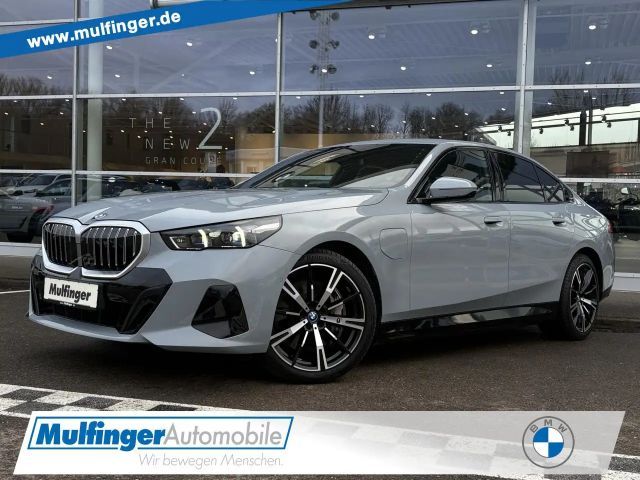 BMW 550 e xDr.M Sport ACC SurView HUD Bow+Wil.AHK 20" 2025 Hybride / Benzine