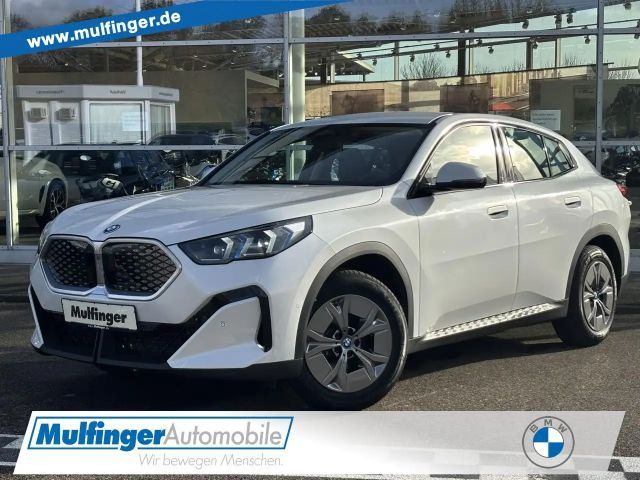 BMW iX2 x30 Leder Navi Kamera  Ad-Fahrw. ParkAss. LED 2024 Elektrisch