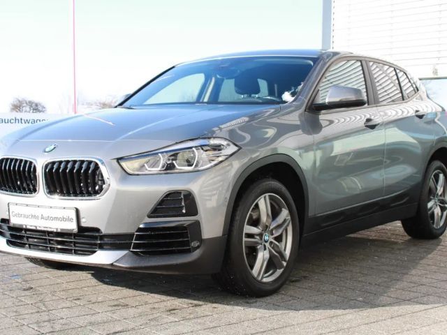 BMW X2 xDrive20i Advantage Navi LED AHK PDC Alu 2022 Benzine