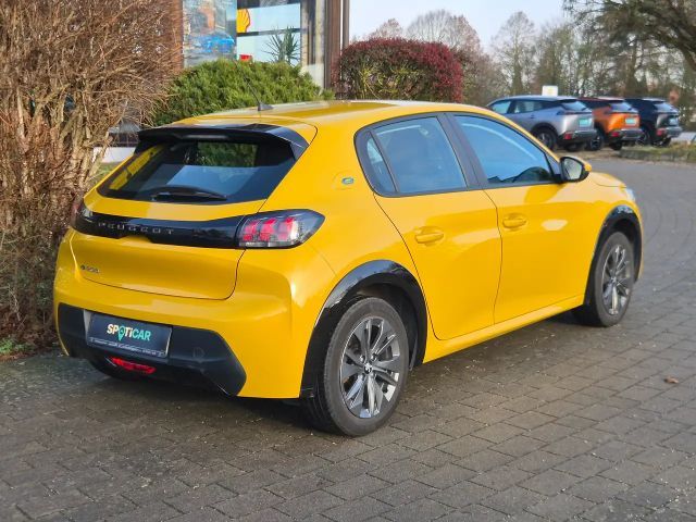 Peugeot e-208