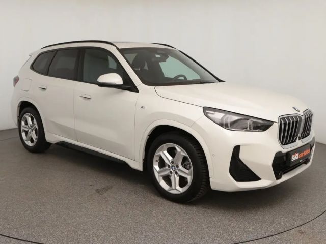BMW X1 sDrive 20i M Sport|PANO|ACC|RFK|HeadUp|AHK ACC AHK 2025 Benzine