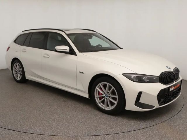 BMW 330 e M Sport Pro adLED|ACC|Pano|SHZ|Kam|el.S|AHK ACC 2023 Hybride / Benzine
