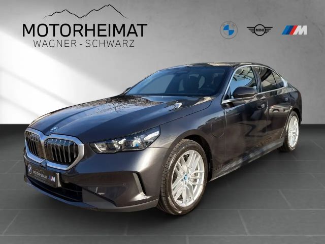 BMW 550 e xDrive 19" FahrwerkPro 360° ACC HiFi 2024 Hybride / Benzine