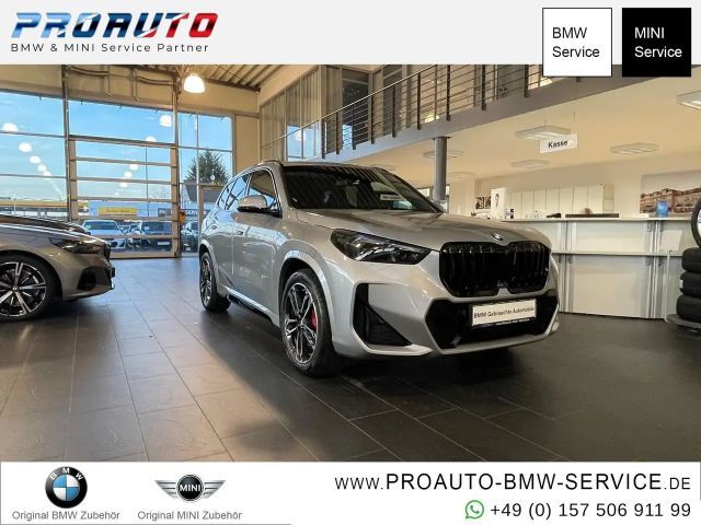 BMW X1 18i sDrive M Sport Pro AHK/Pano/M-Sitze/360°/HUD/1 2025 Benzine