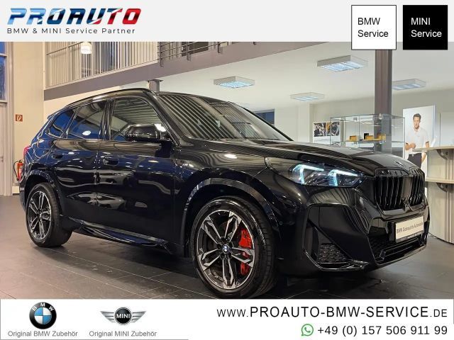 BMW X1 18i sDrive M Sport Pro AHK/Pano/M-sitze/360°/HUD/1 2025 Benzine