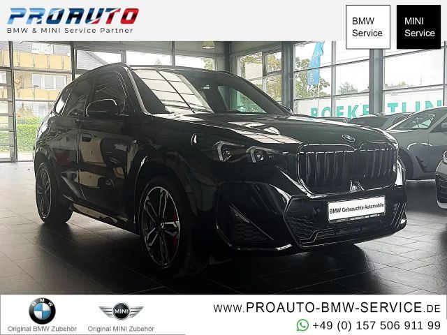 BMW X1 18i sDr M Sport Pro AHK/Pano/Komf.Z/360°/HUD/19" 2025 Benzine