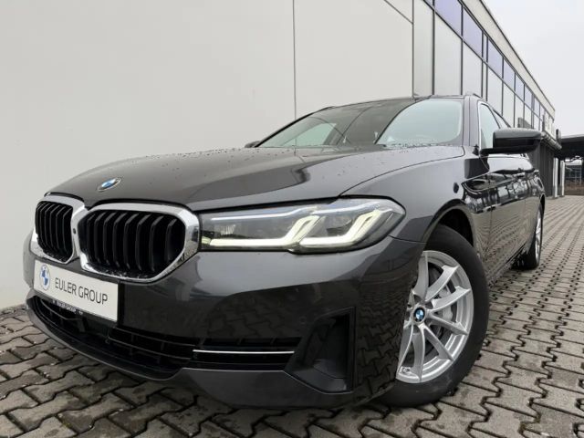 BMW 530 dA xDrive Touring LkHz SHZ StHz Laser LCProf 2023 Diesel