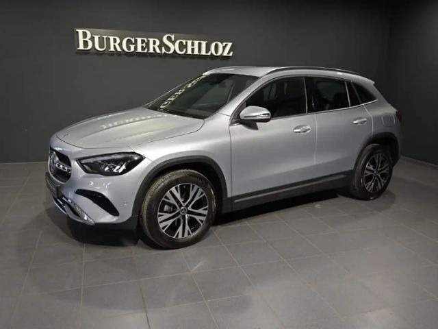 Mercedes-Benz GLA 180 PROGRESSIVE/LED/KAMERA/WINTER/NAVI/SHZ 2024 Benzine