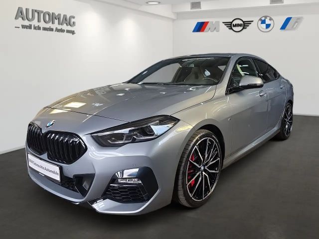 BMW 220 i xDrive M-Sport-Pro*DrivingAssist*Stop&Go*Harman/ 2024 Benzine