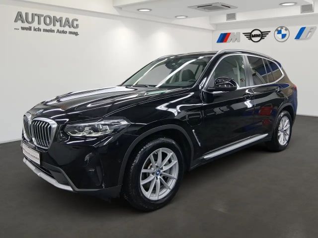 BMW X3 xDrive30e Panorama*Sportsitze*ParkAss*MultifunktDi 2022 Hybride / Benzine