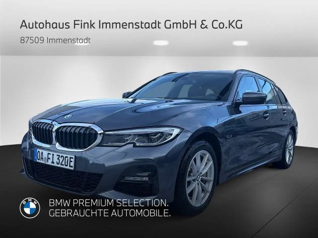 BMW 330 e XDRIVE A M Sport Head-Up HiFi DAB LED WLAN 2022 Hybride / Benzine