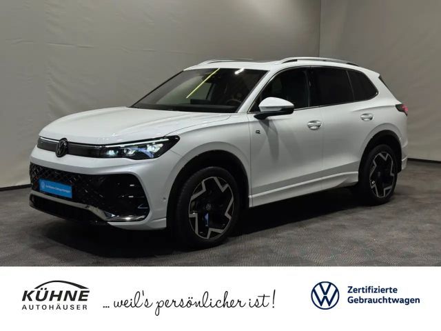 Volkswagen Tiguan R-Line 1.5 eTSI DSG | MATRIX NAVI PANO 2025 Benzine