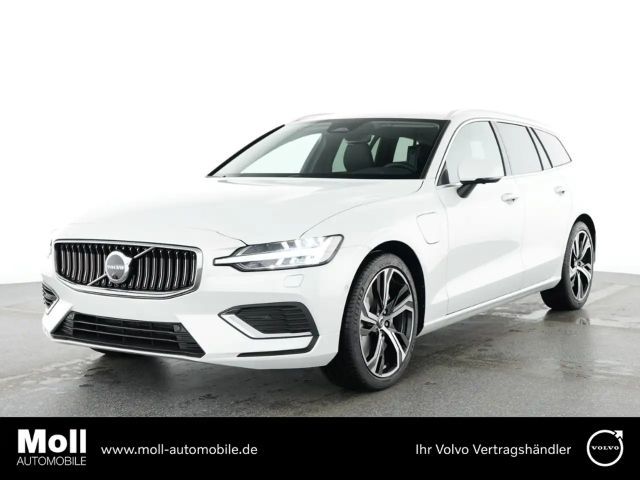 Volvo V60 Kombi Plus Bright Recharge Plug-In Hybrid AWD Stan 2025 Hybride / Benzine