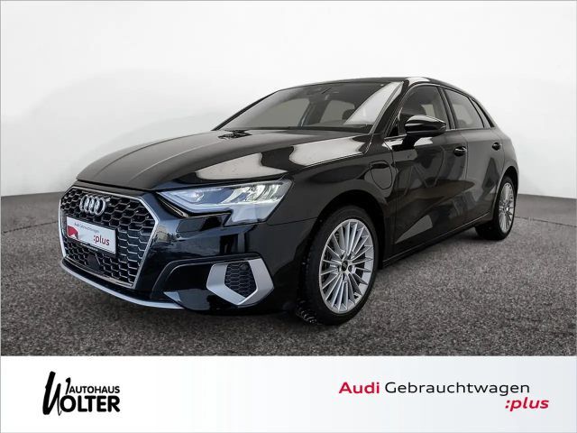 Audi A3 Sportback 40 TFSIe NAVI SHZ PDC GRA ALU 2022 Hybride / Benzine