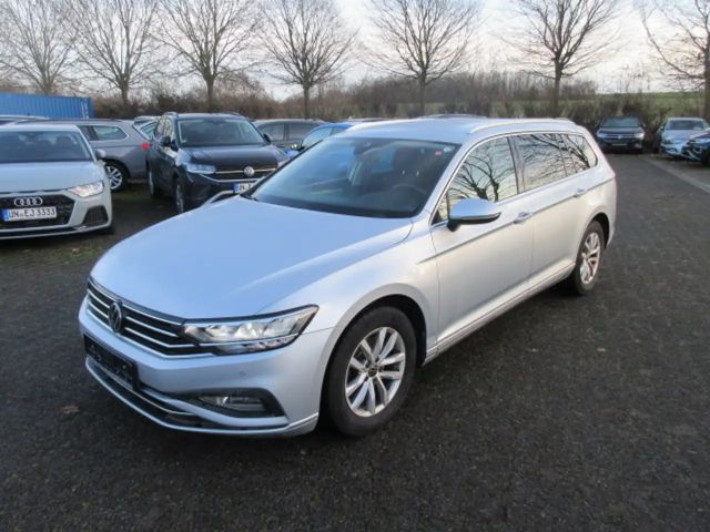 Volkswagen Passat Variant Business 2.0 TDI DSG NAVI AHK KAMERA ACC ALU APS SITZHEIZUNG CLIMATRONIC 2023 Diesel