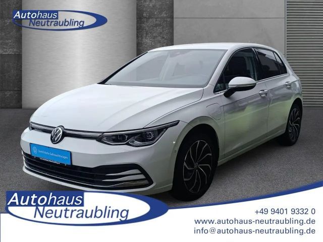 Volkswagen Golf 8 1.4 TSI eHYBRID "STYLE" 204 PS DSG+STANDHEIZUNG+ 2022 Hybride / Benzine