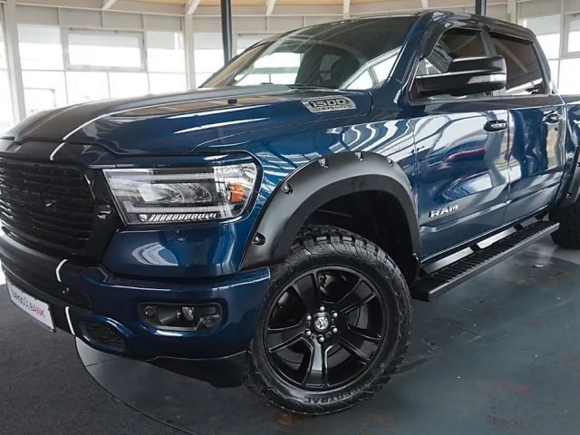 Dodge RAM 1500 HEMI 5.7l Crew-Cab*4x4*Navi*Alu20*AHK 2021 Benzine