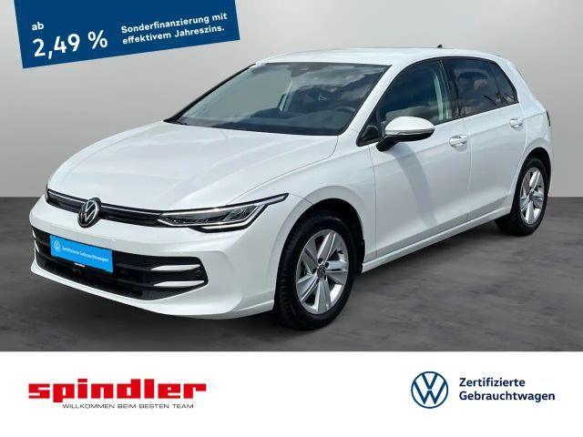 Volkswagen Golf VIII Life 1.5eTSI DSG/ AppConnect, LED, RFK 2024 Benzine